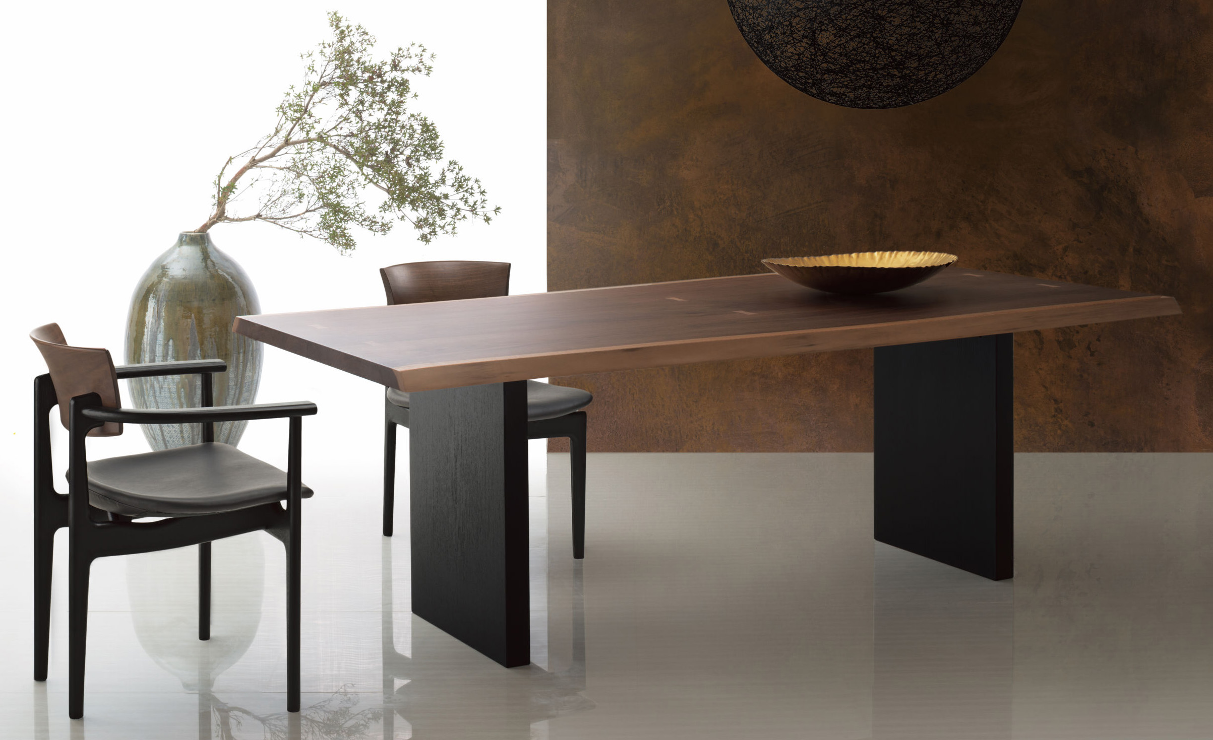 PREMIUM TABLE